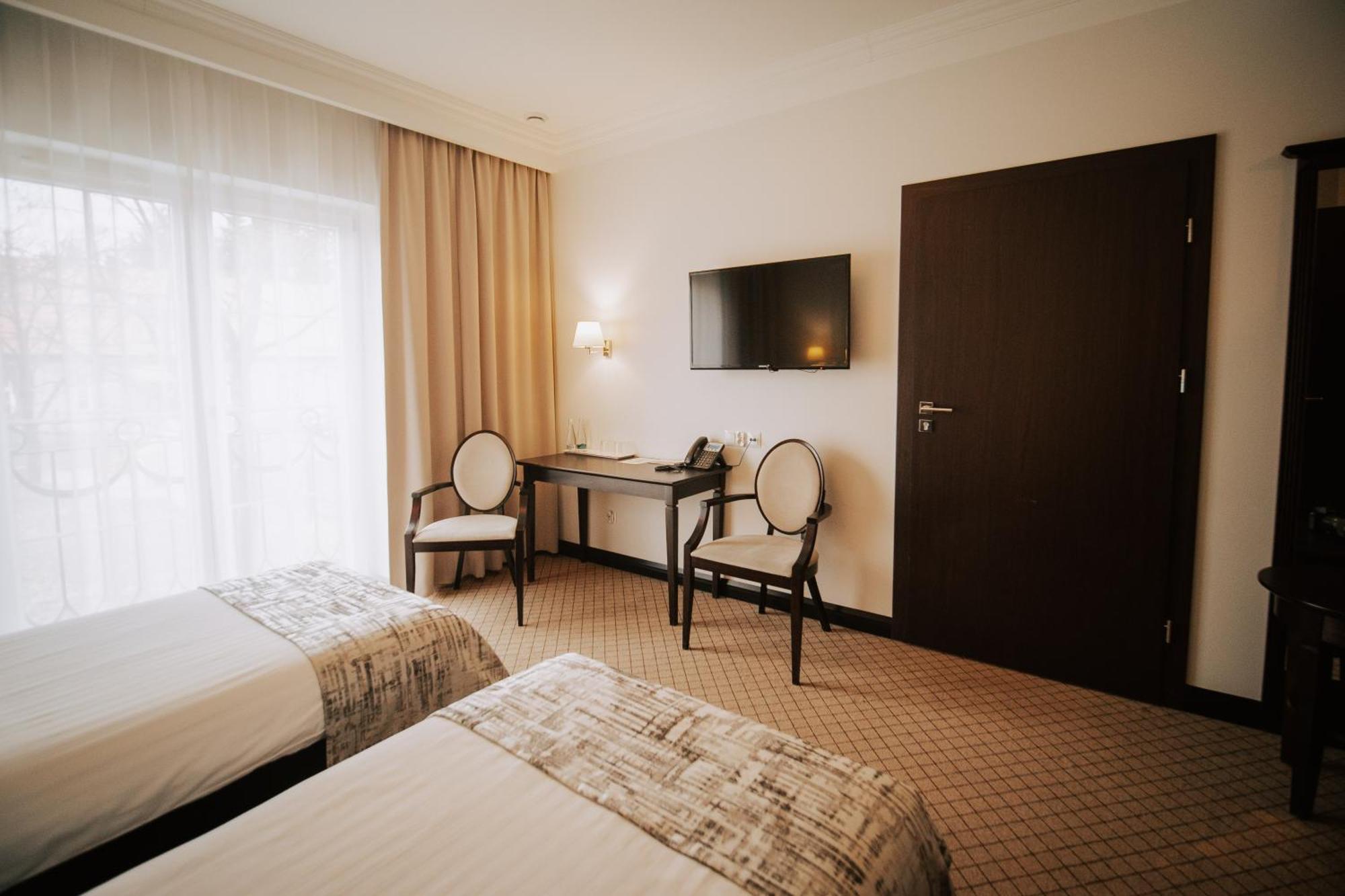 Hotel Toscania Włoszakowice 外观 照片